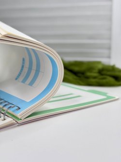 Блокнот тетрадь с разделителями формат В5 175х250 мм 110 листов фиолетовый (3967-6)