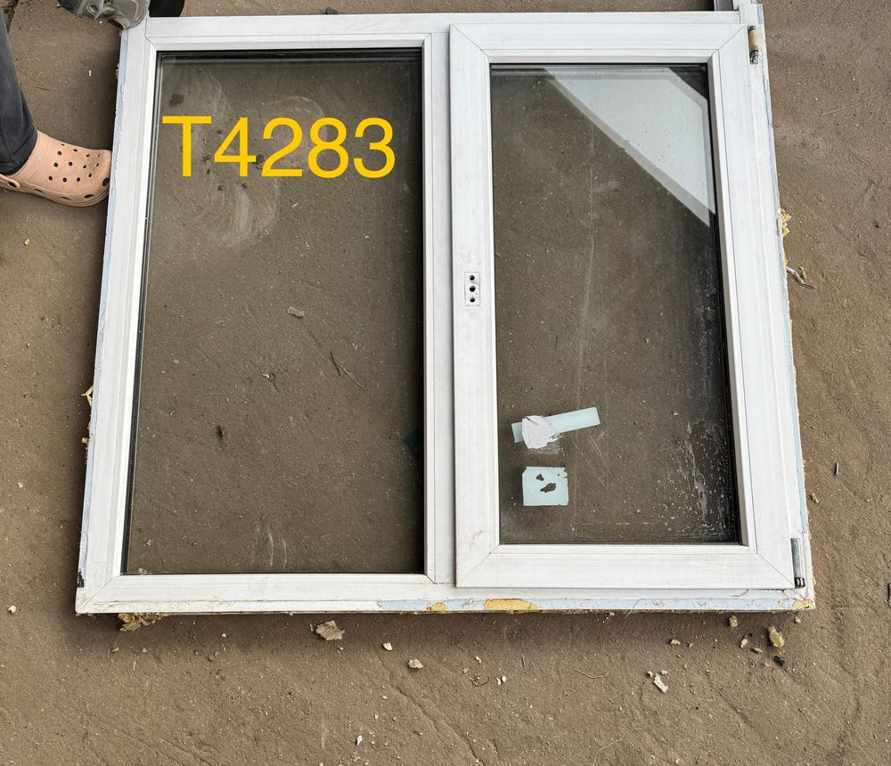 Б/У Окно Пластиковое 121(в) х 127(ш)