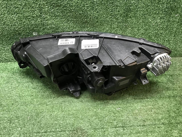 Фара правая Volvo V90 2 (2016-2020) Full LED