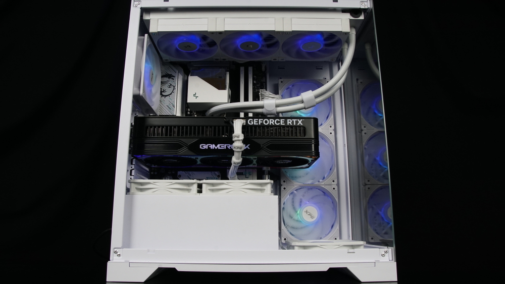 Ryzen 9 9900X + RTX 5060 8Gb