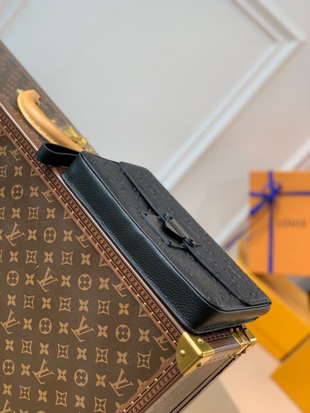 Louis Vuitton S Lock A4 Pouch