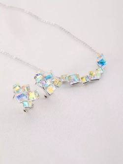 Колье дуга Мираж с кристаллами-хамелеонами Swarovski
