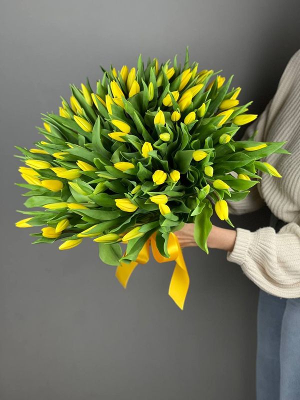 Букет желтых тюльпанов (под ленту)