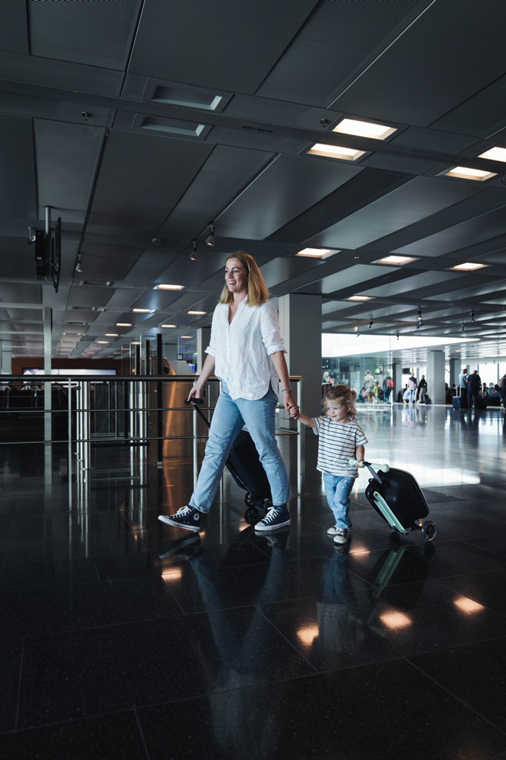 Чемокат Micro Luggage Junior LED ментоловый