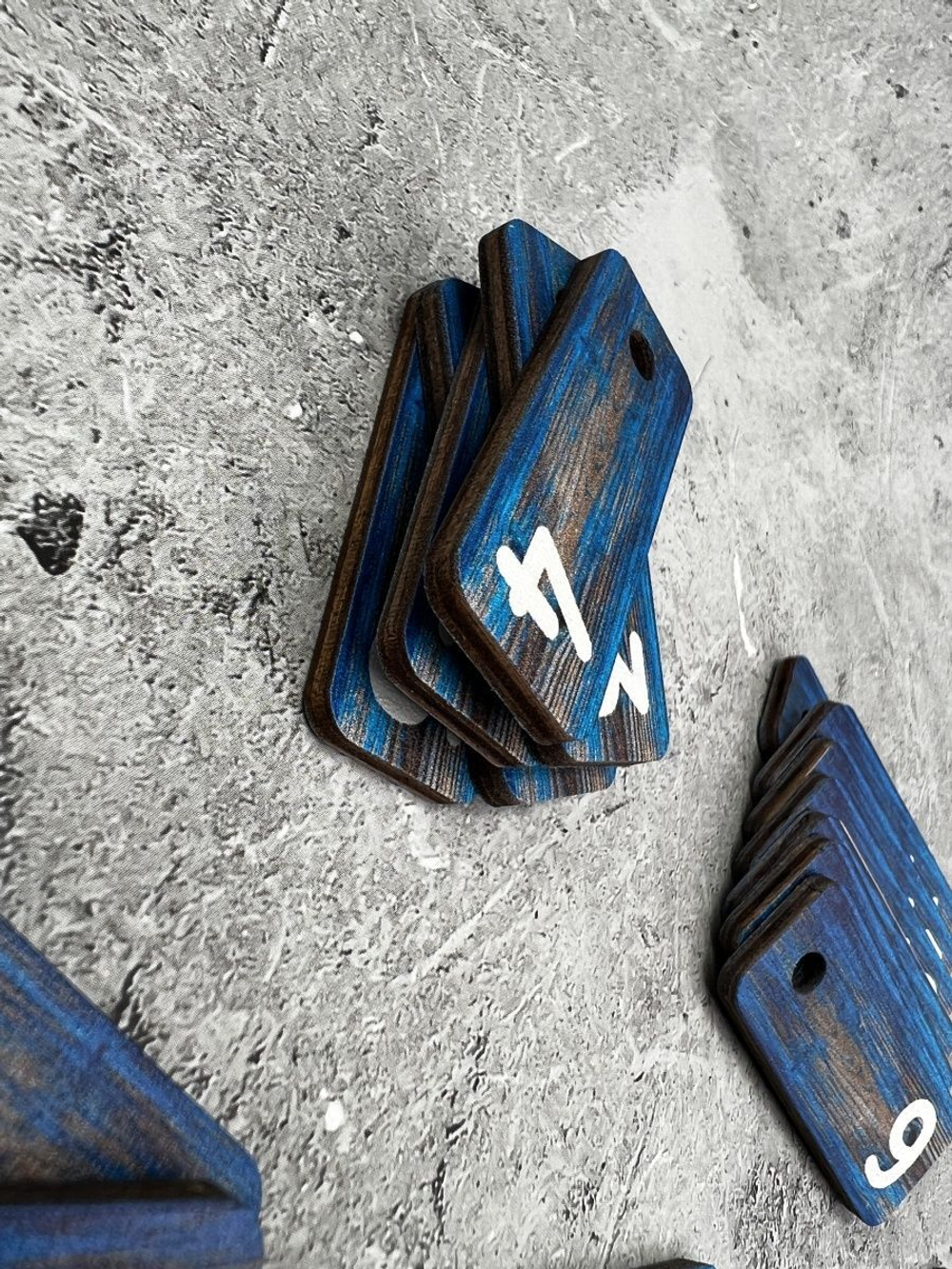 Номерки для ключей 2х5см