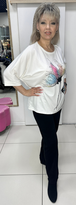 Белый блузон с цветным и стразовым принтом