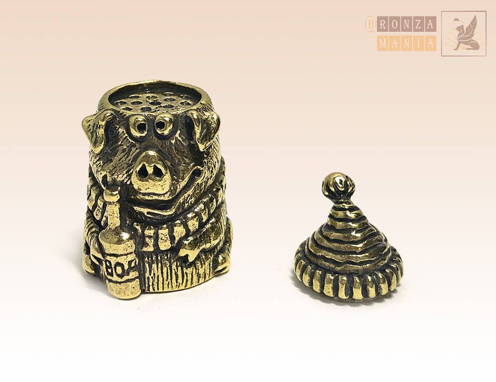 наперсток Свинья в шапке с магнитом