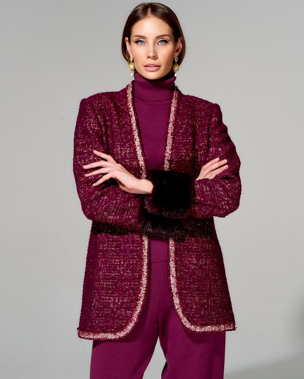 Жакет из премиального твида с меховой отделкой