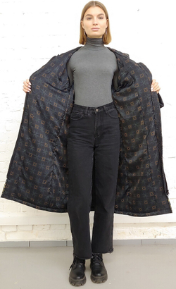 Пальто "Ручной волк", по мотивам средневекового гобелена с изображением мифического волка