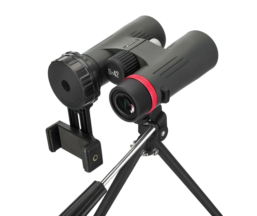 Фотобинокль Levenhuk Kelvin Snap 8x42 крупным планом с креплением