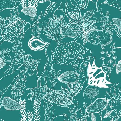 Sea animals and seaweed seamless pattern.