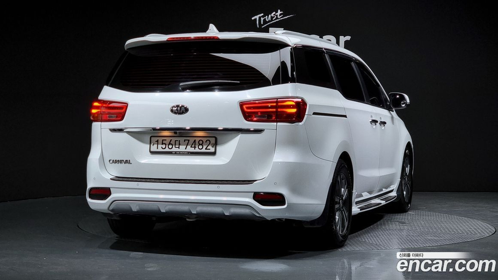 Kia The New Carnival (Sedona) 9-и местный Luxury (05.2020)