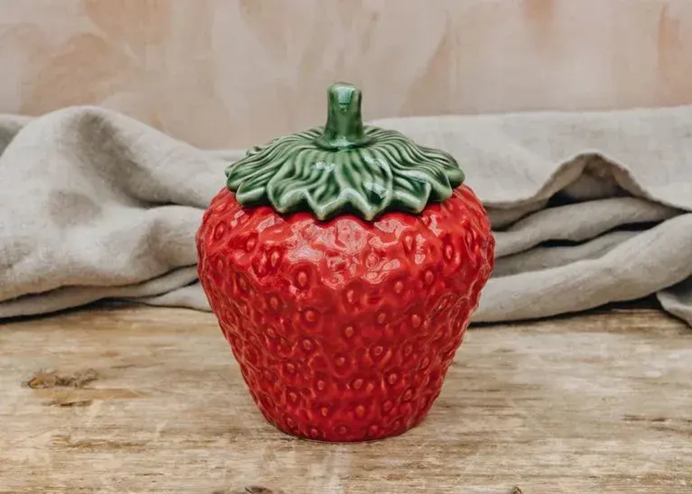 Супник с крышкой Bordallo Pinheiro Strawberries (1 л)
