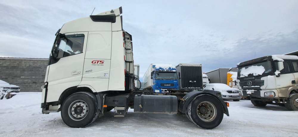 Volvo FH 4x2 Седельный тягач FH-TRUCK (Дизельный, 12,8 л, 428 л.с., АТ)