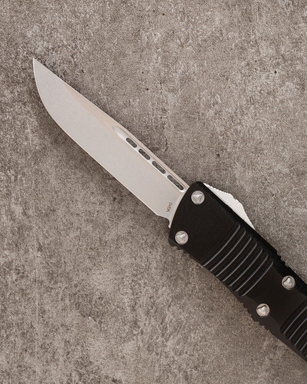 Автоматический складной нож SteelBro Troodon S/E Stonewash VG-10 139-10 (черный)