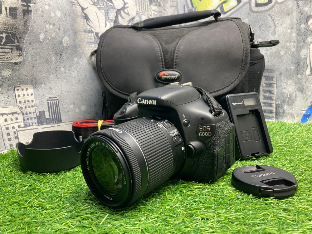 Canon 600D Kit 18-55mm 3.5-5.6 IS STM 9800 кадров