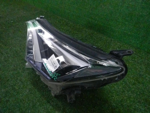 Фара левая Toyota Rav 4 CA40 (2015-2019) LED