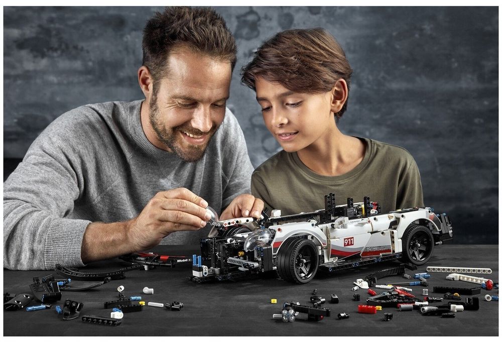 Конструктор LEGO Technic 42096 Porsche 911 RSR