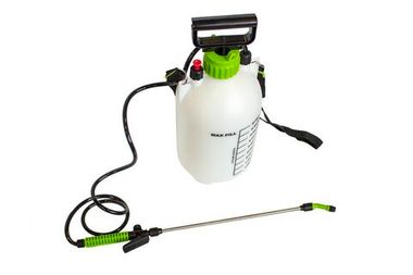Опрыскиватель ручной пластиковый со шкалой заполнения и ремнем ''через плечо'',5л(?18см,высота43см,шланг 125см,пистолет 60см) WMC TOOLS WMC-TG7602002-5L