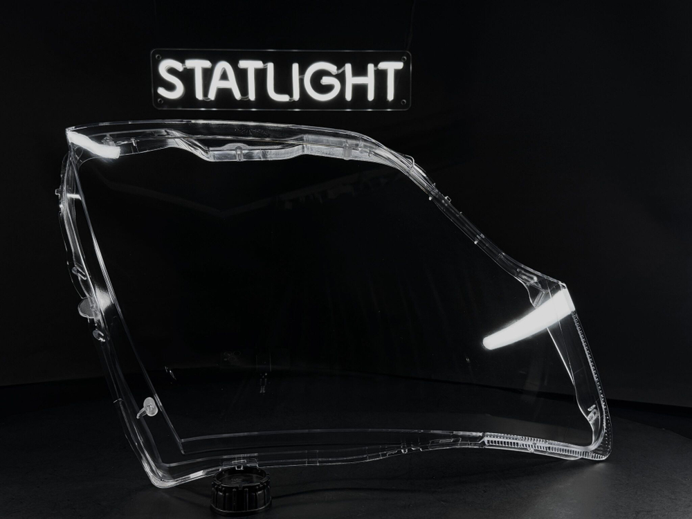 Правое стекло фары Mitsubishi Pajero 4 2006-2016