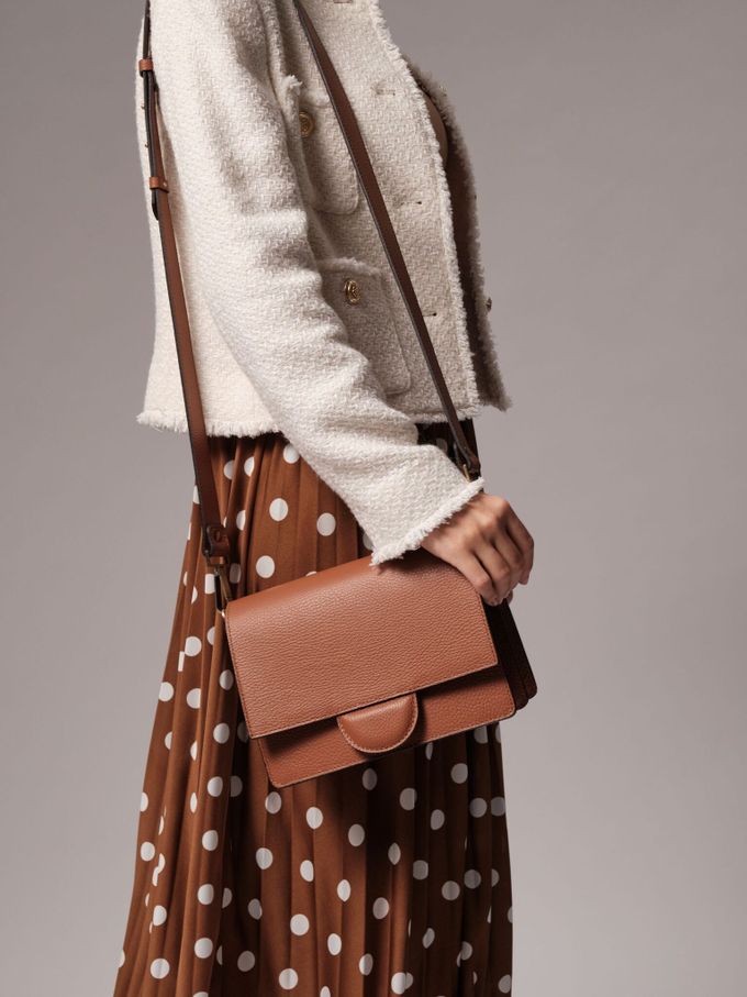 Сумка кожаная через плечо коричневая