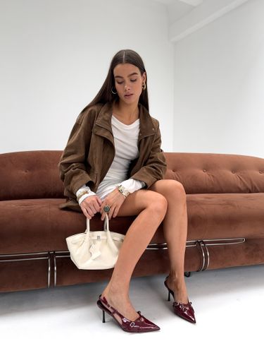 Белый базовый лонгслив с драпировкой