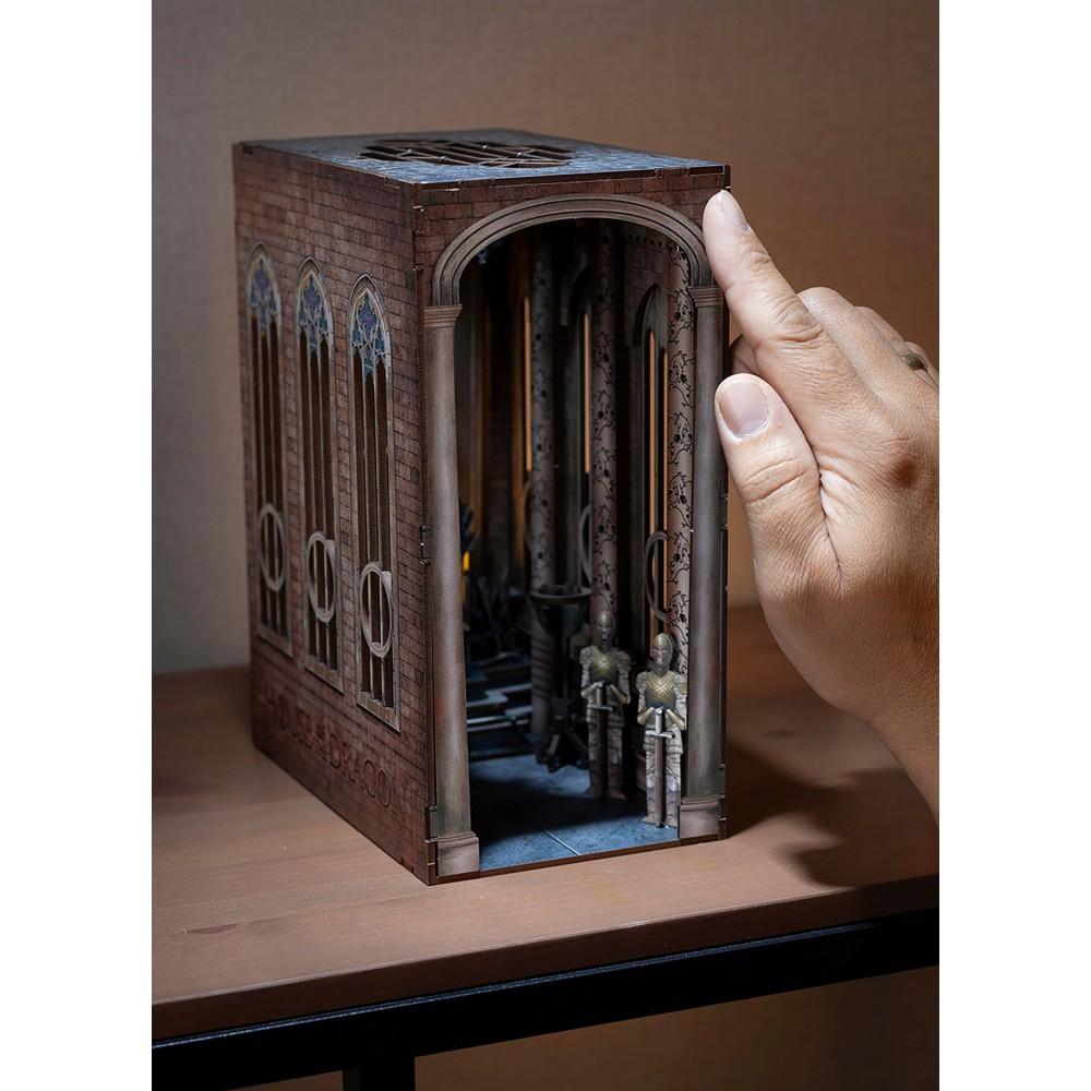 Конструктор-диорама Revell Tiny Adventures Book Nook 00531 Дом Дракона Железный трон DIY 91 деталь 00531 — фото 9