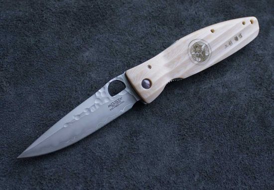 Складной нож Mcusta Senguoku Kenshin Uesugi c клинком из стали SPG2 San Mai, рукоять Micarta
