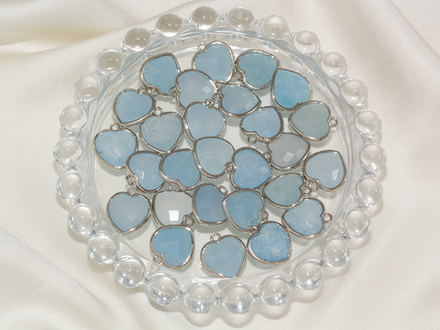 Подвеска "Сердце" 15мм, из тонированного кварца (светло-голубой)