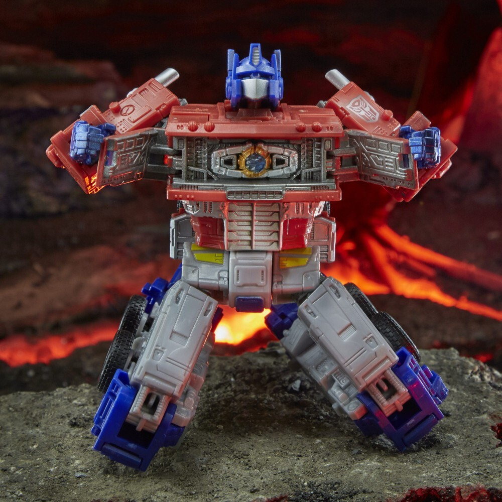 Hasbro Transformers Generations War for Cybertron: Kingdom - Фигурка лидера WFC-K11 Оптимуса Прайма / артикул   F0366 F0699  / GTIN 5010993767021