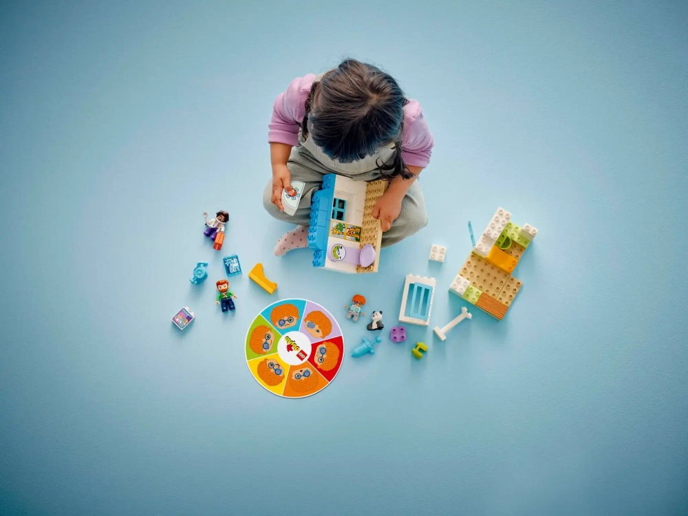 Конструктор LEGO Duplo 10449 Первый раз: Визит к врачу