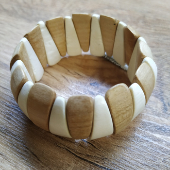 Браслет Заборчик, дерево, цвет молочный, светло-кор., ширина 27 мм