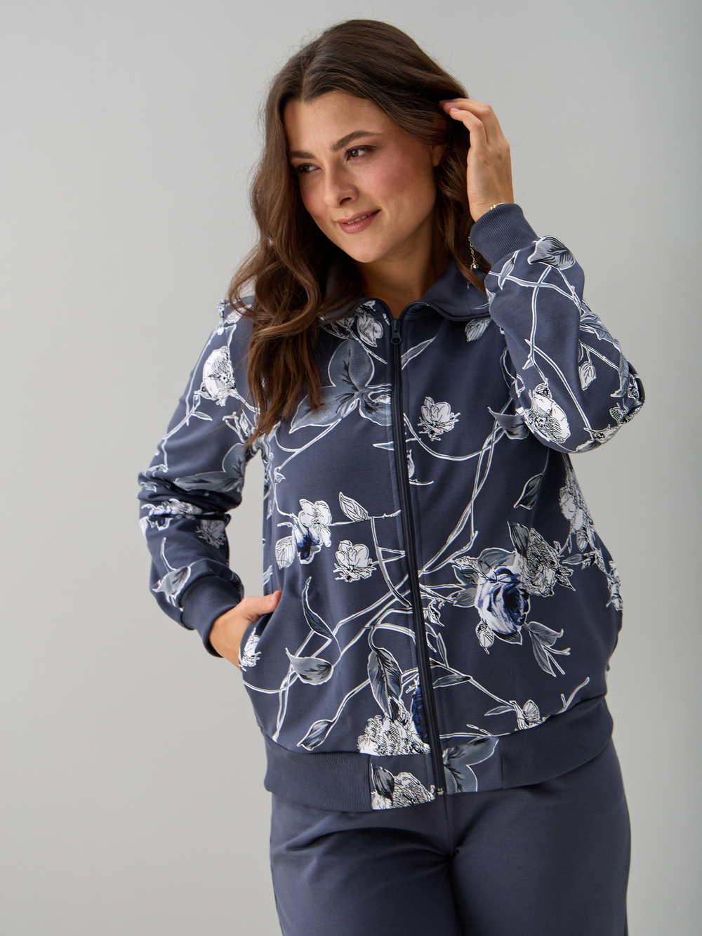 Костюм с брюками КБ-184/графит-плетистаяроза