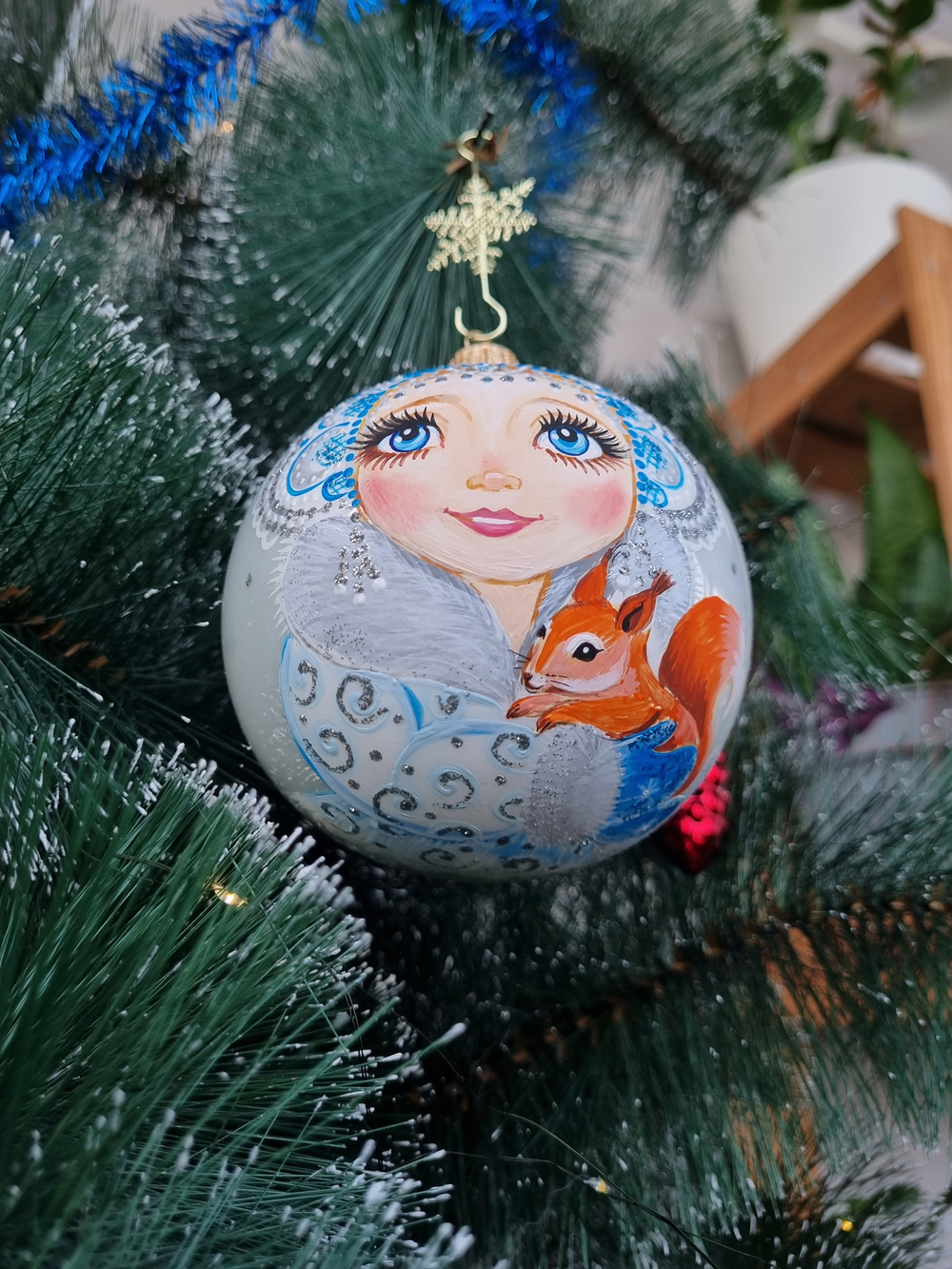 Шар стеклянный "снегурочка" ручная роспись