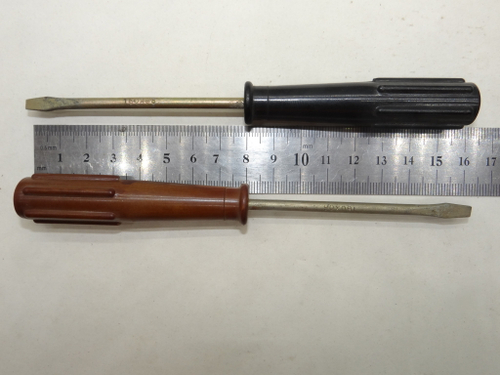 Отвертка шлицевая плоская (минусовая) 160х4х0.6мм (Карболитовая ручка) СССР