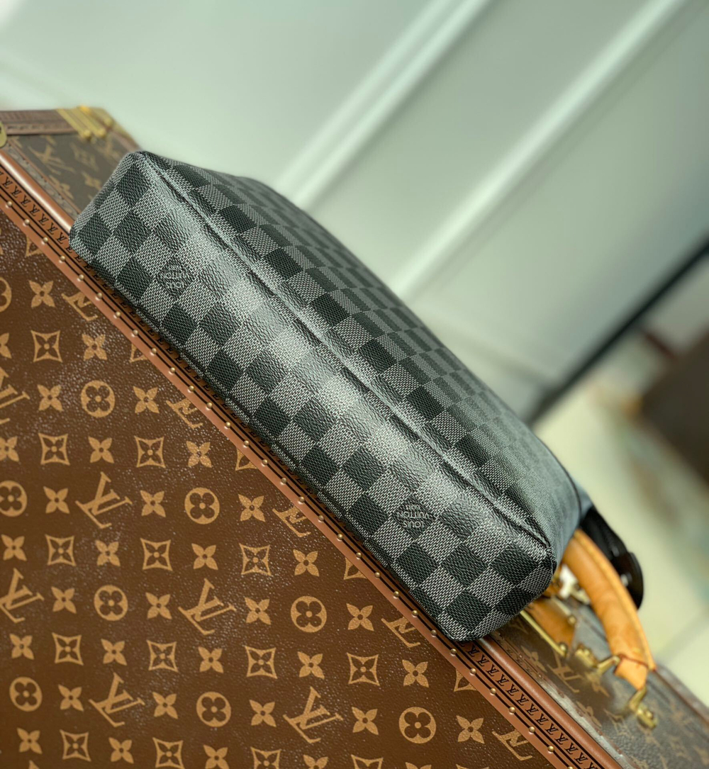 Louis Vuitton Pochette Voyage Souple