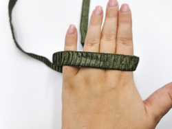 Бретелечная резинка со сборкой и блеском, 15 мм, хаки, (Арт: BR960/15-1258), м