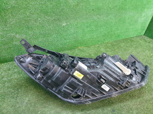 Битая Фара левая Hyundai Tucson 3 (2015-2018) LED