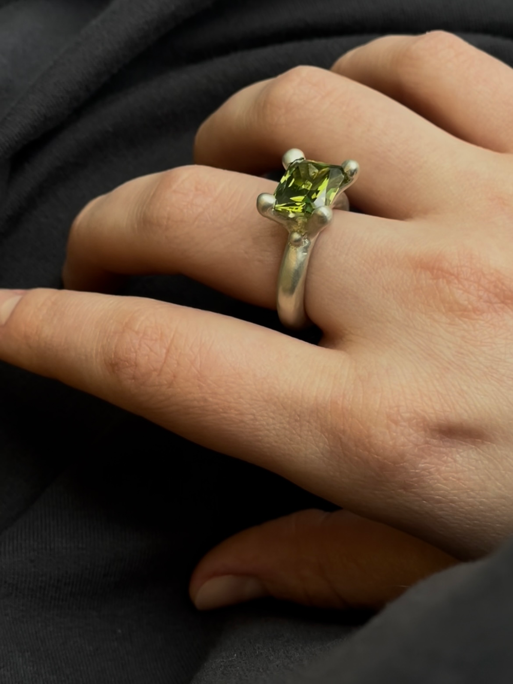 Кольцо Четвертый элемент с фианитом