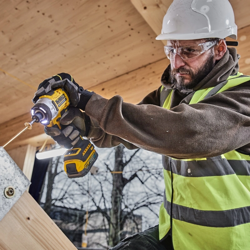 Винтоверт DeWalt DCF860NT-XJ