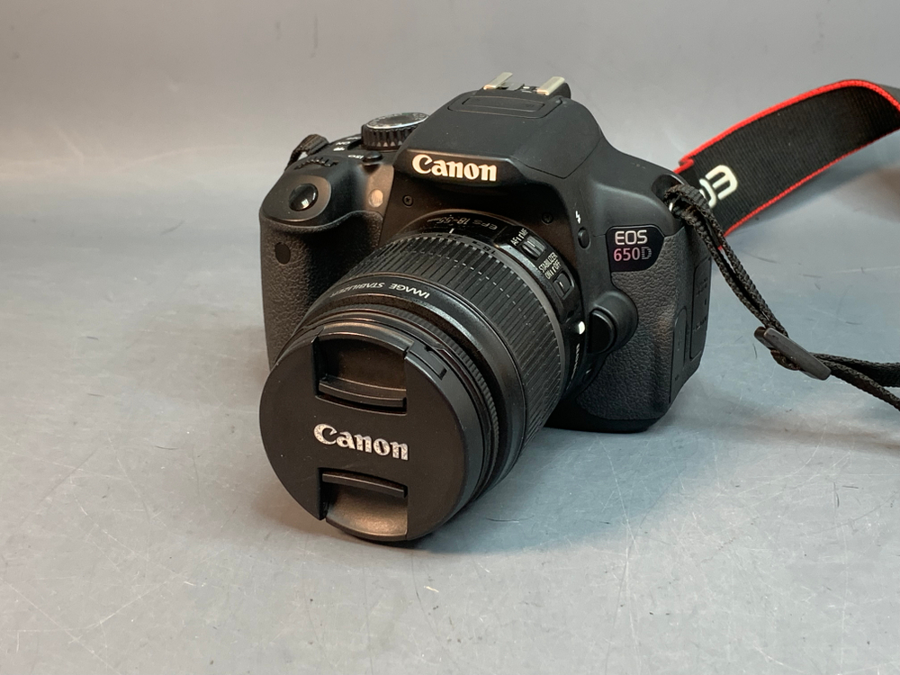 Canon EOS 650D Kit 18-55mm IS 5.735 кадров