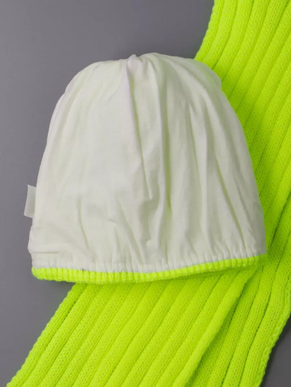 Шапка детская осенняя и шарф