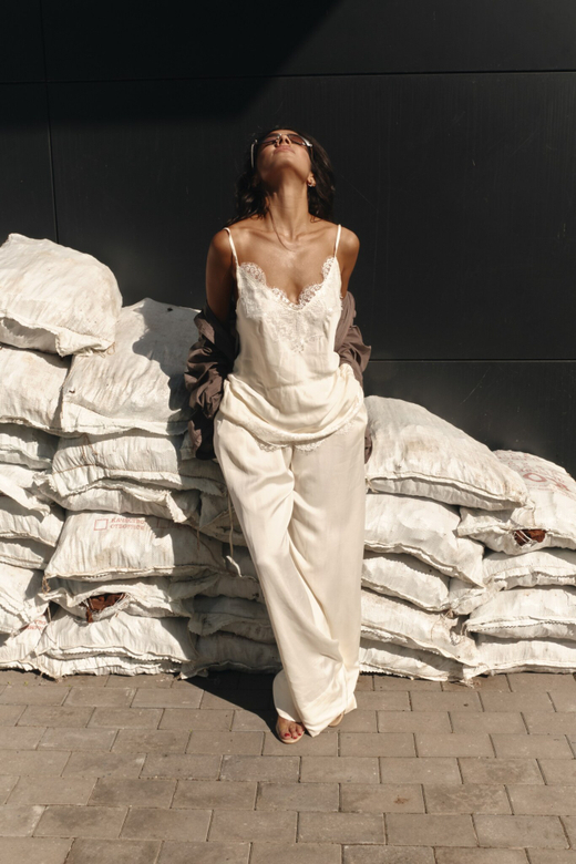 Топ с кружевом milk