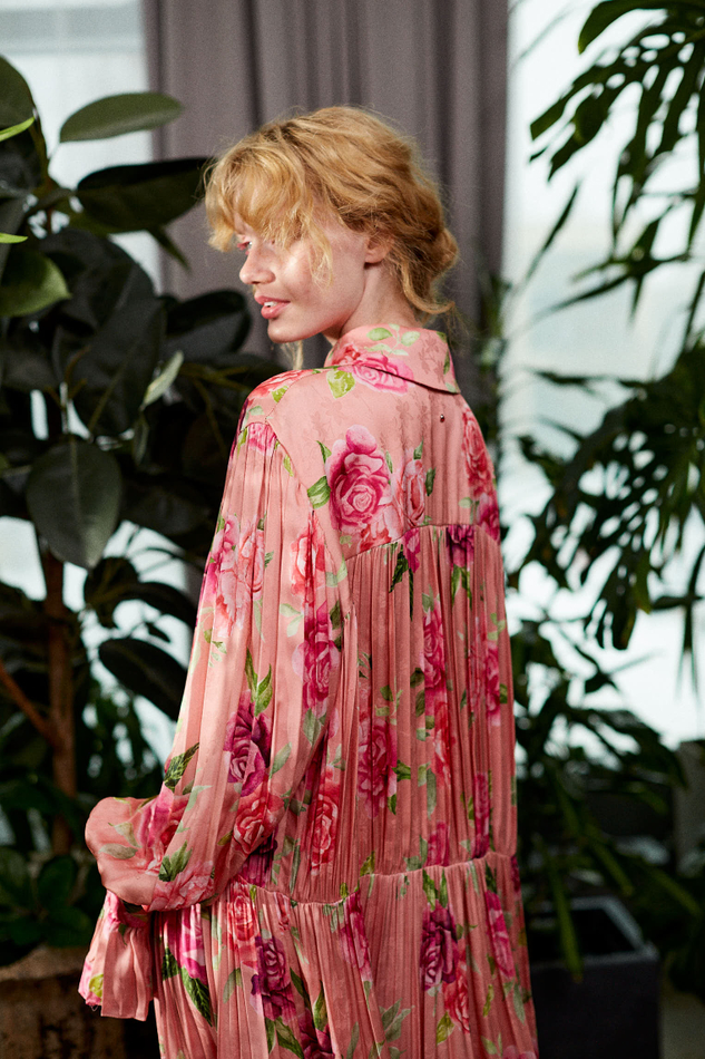 Платье-рубашка из вискозы розы розовый