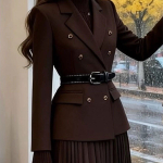 Женский костюм