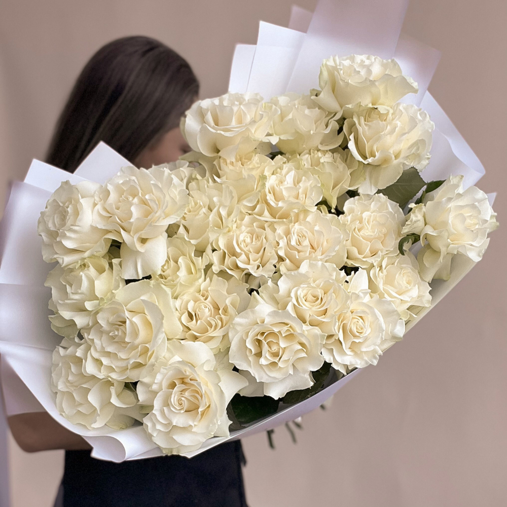 Белые французские розы 25 шт