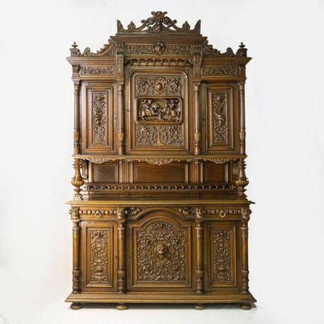 Винтаж: Буфет в рыцарском стиле