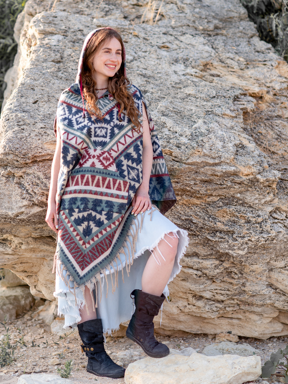 Пончо женское шерстяное с орнаментом