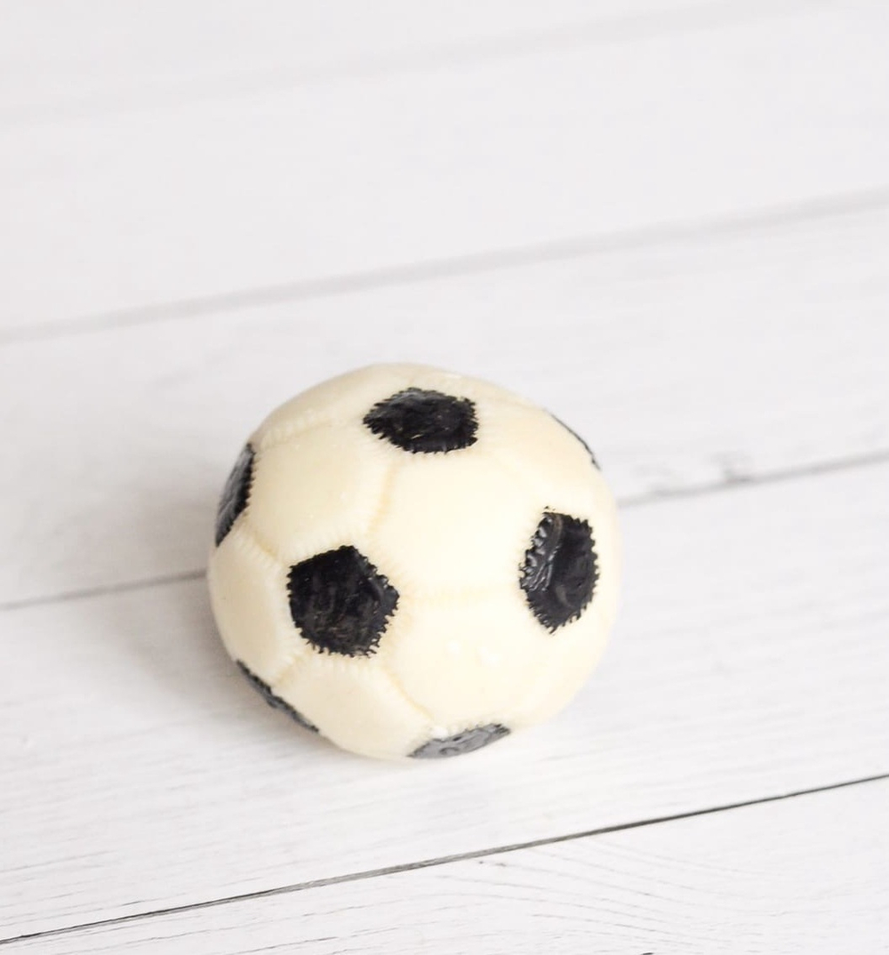 Фигурка из шоколадной глазури "Футбольный мяч"