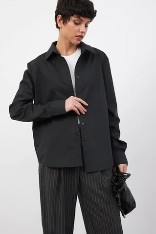 Свободная базовая рубашка из хлопка цвета антрацит